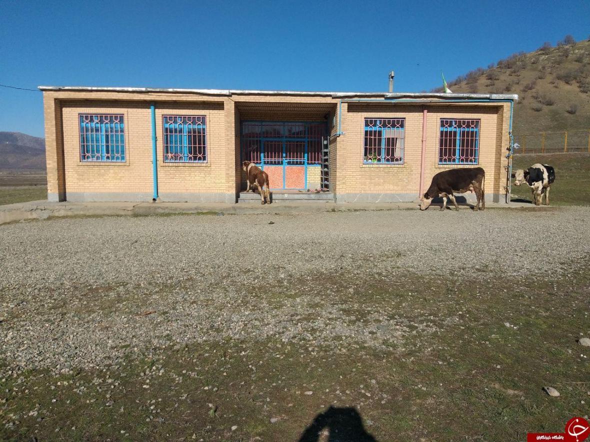 مدرسه بدون حیاط در روستای صفر مرزی میرآباد تصاویر مدرسه بدون حیاط در روستای صفر مرزی میرآباد