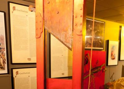 در موزه شکنجه آمستردام، گیوتین را از نزدیک ببینید، عکس