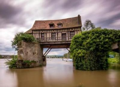 تور ارزان فرانسه: آسیاب قدیمی ورنون، فرانسه