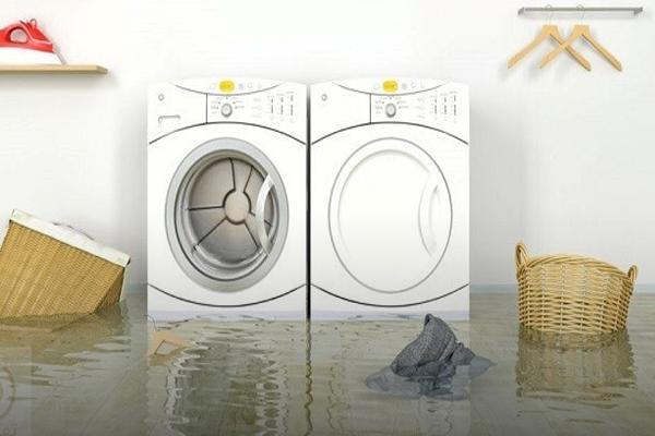 8 دلیل نشت آب از ماشین لباسشویی